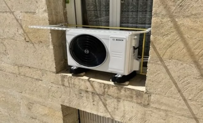 Pose d'une climatisation de marque Bosch dans un appartement à Marseille, Marseille, SIDPROGAZ